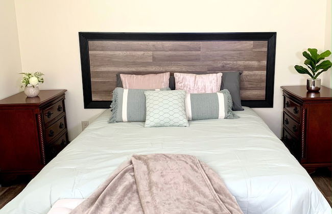 The Iron Scow - With Private Yard & Parking, Near Falls & Casino by Niagara Hospitality - Foto 11