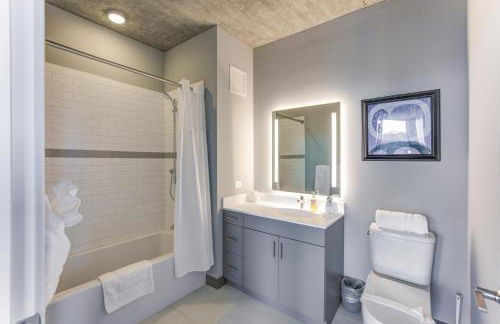 2BR Designer Loft Modern Luxe in City Center - Foto 13