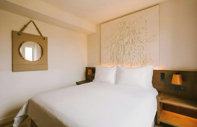 Casa Luz Hotel Plaça Universitat, Sonder by Marriott Bonvoy - Photo 13