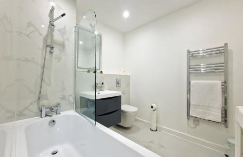 FlexiLux Stays - Luxury Brand New Apt L1B233 - Foto 7