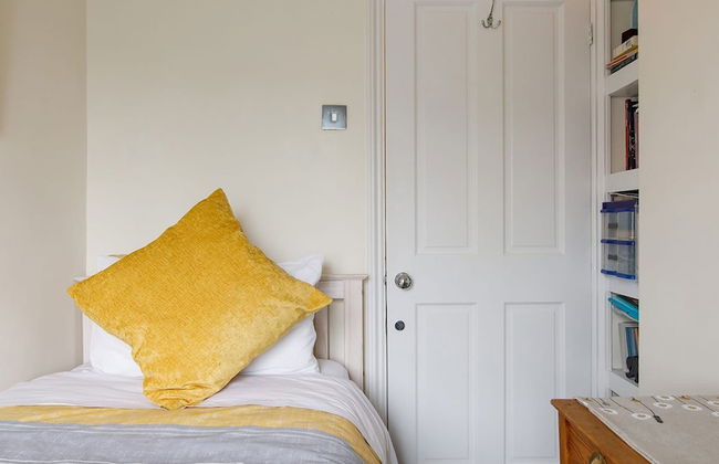 Beautiful Georgian Home in the Heart of Chichester - Photo 19