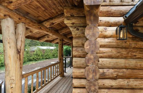 Riverside Retreat - Photo 49