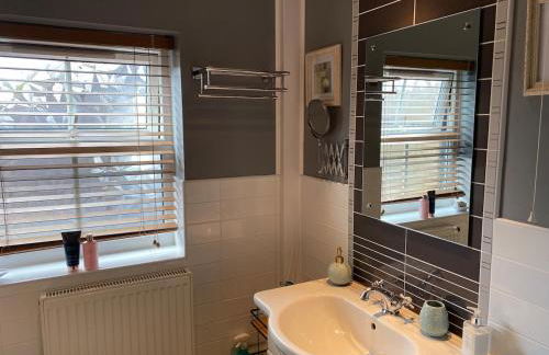 Secluded Countryside Retreat for Four, Gloucester - Photo 17