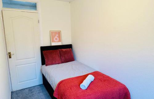 Professional 4BR House - Lace Market, Uni, QMC, City Centre & M1 - Sleeps 8 - Foto 19