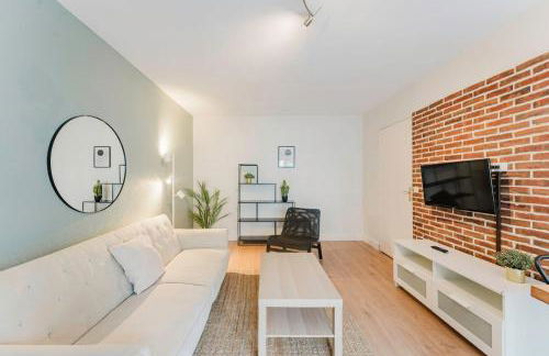Fully-equipped apartment near the center of Lille - Photo 3