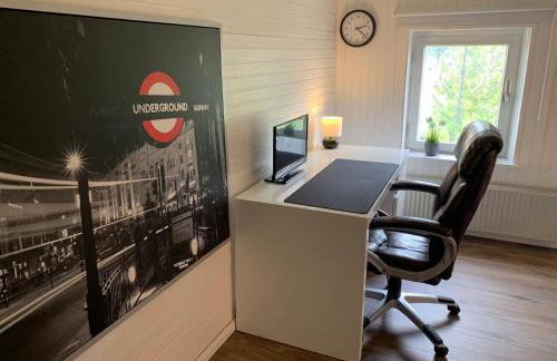 Großes ruhiges Haus 125 qm bei Hamburg - Familien, Gruppen & Business, 100 MBit Glasfaser-WLAN, Kamin, Garten 760qm - Foto 18