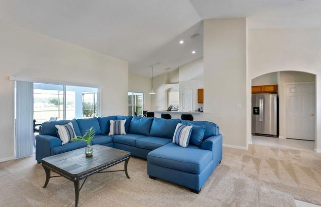 4BR Pool Home in Orange Tree by SHV - Foto 1