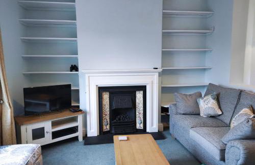 Station Cottage - Gorgeous property with breathtaking views of Neyland Waterway - Photo 6