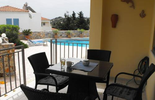 Christinas summer house with pool in Kefalas - Photo 8