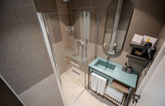 Oli Hotel And Suites - Photo 34