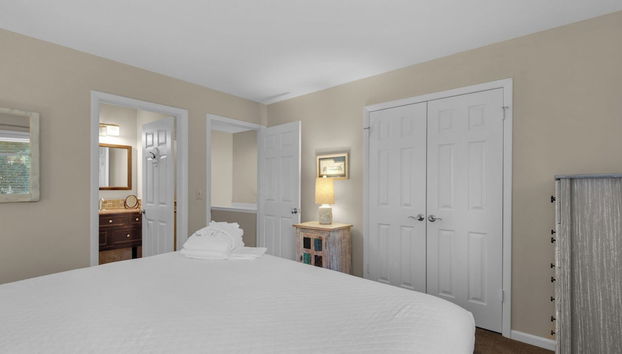 1/2 Mile to the Beach at Sandestin + Pool: Lake Views at Beachwalk Villas - Foto 3, Habitación