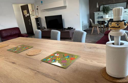 BedinReims elegant green bottle quiet and close to center free parking and wifi free ideal 5 à 9 Adultes - Foto 6