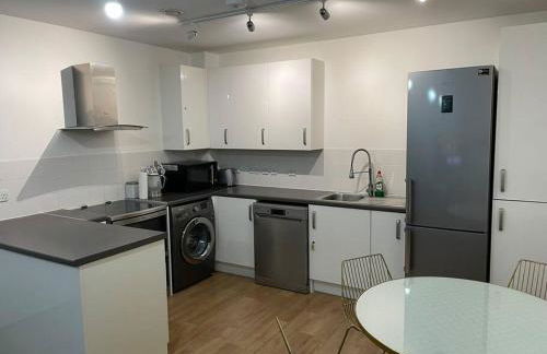 2 Bed-sleeps4-parking-balcony-nearcitycentre - Foto 11