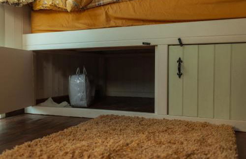 Glamping in Wiltshire in our luxury Shepherds Hut - Foto 15