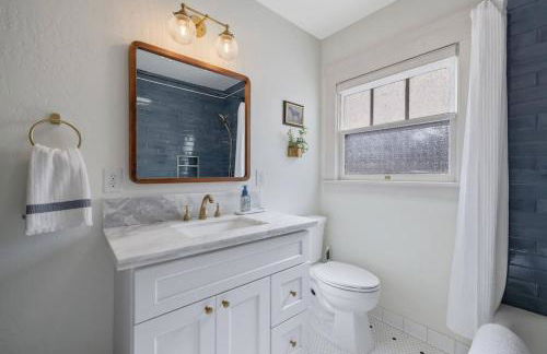 2 bed, 2 bath, historic beauty, walk downtown - Foto 43