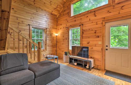Cozy Boone Cabin with Deck Close to Downtown! - Foto 5