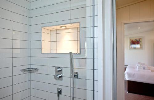 Cheddar Pink, Strawberryfield Park, Cheddar - Photo 30