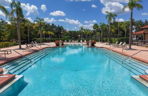 4BR Bella Vida Lakeview Pool Townhome - Photo 41
