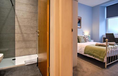 2 bedroom, newly-renovated, comfortable town centre apartment! - Foto 20