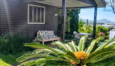 Chalé de 2 dormitórios com piscina e churrasqueira - Foto 4