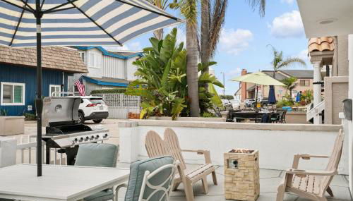 Stunning Beach Delight with Hot Tub, Fire Pit, Parking & Walk to Beach! - Foto 4