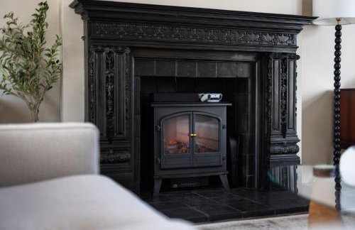 Merry Lakes - Luxury Lakeside Escape with Pool - Just 30 Minutes from London - Foto 16