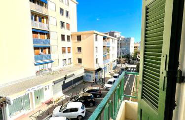 T2 Bleu Mer - Centre ville , Climatisé , 5 min de la plage et à 250m de la gare - Foto 4