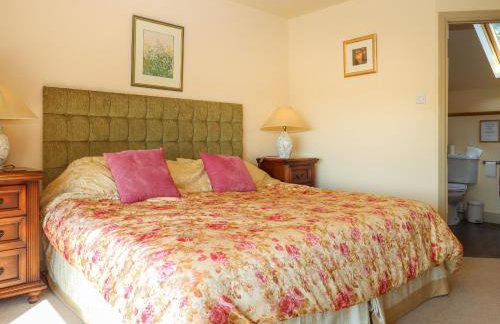 Sherway Coach House - Photo 17