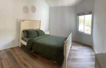 Beautifully Remodeled 2BR Prime Irvine Location - Photo 7