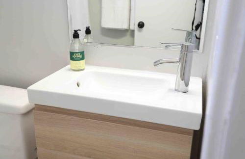 Stylish Modern Apartment in Cameron Village - Foto 28