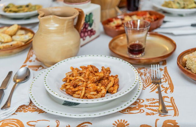 Tour a pie por Turín y clase de cocina tradicional con vino - Foto 7