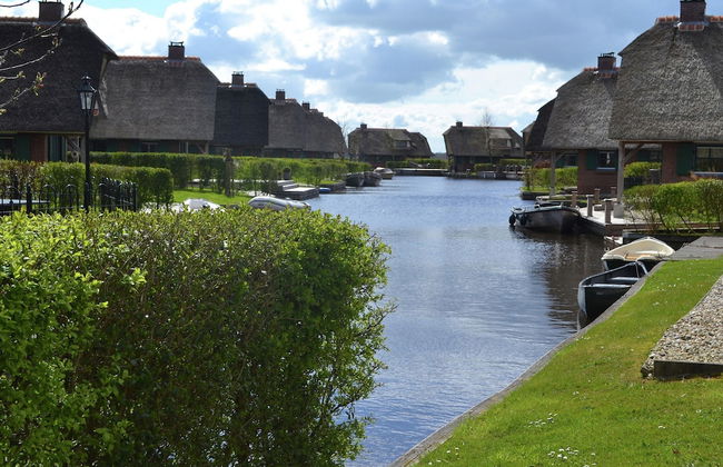 Rustic-chic Villa With Thatched Roof - Photo 26