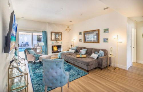 Stunning 4 Bedroom 1 Level- Pool, Spa, Grass Yard, Fire Pit, Garage, BBQ - Foto 30