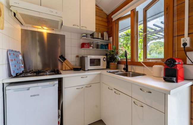 Holiday Home With Bubble Bath - Photo 10