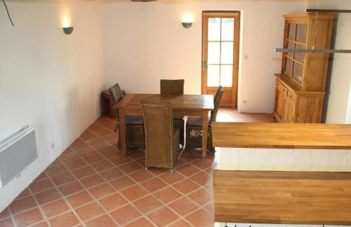 Elegant Family Home in Bouix - Foto 9