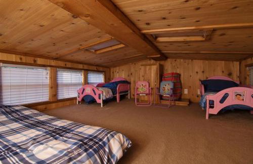 Family Cabin on 6 Acres with Lake Access and Hot Tub! - Foto 16