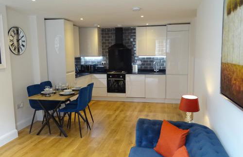 Elegant Windsor Flat - Short Walk to Windsor Castle, River Thames & Train Station - Foto 8