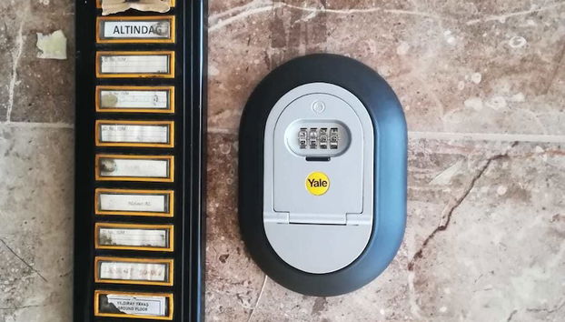 Check-in-/Check-out-Schalter