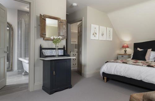 The Hideaway - Photo 1