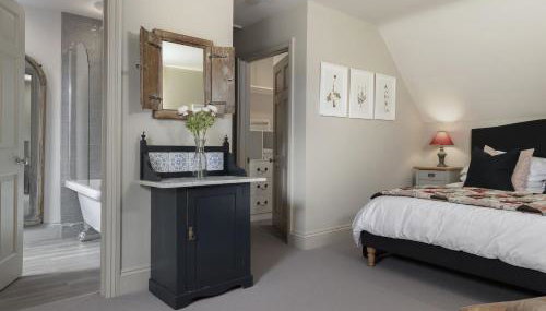 The Hideaway - Photo 1