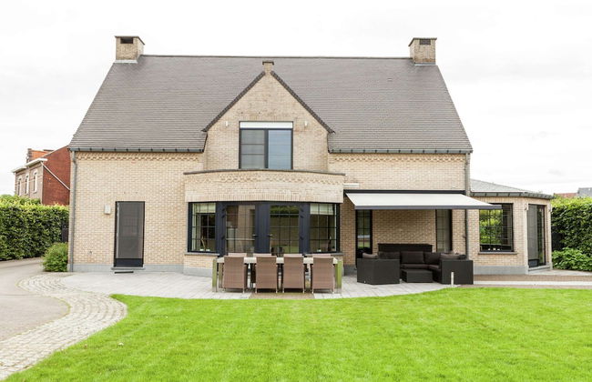 Beautiful Villa with Sauna & Hot Tub in the Region Haspengouw - Foto 1