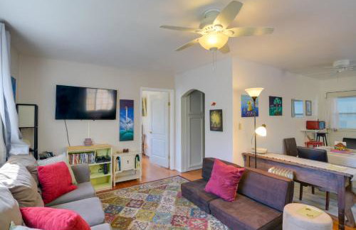 Fenced Yard and Grill Orville Cottage Near Trails! - Foto 4