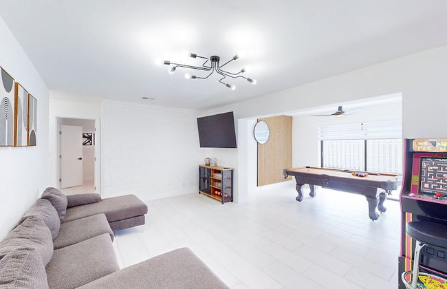 Casa Lucia 5 Bedroom Home With Pool Near Hard Rock Casino - Photo 12