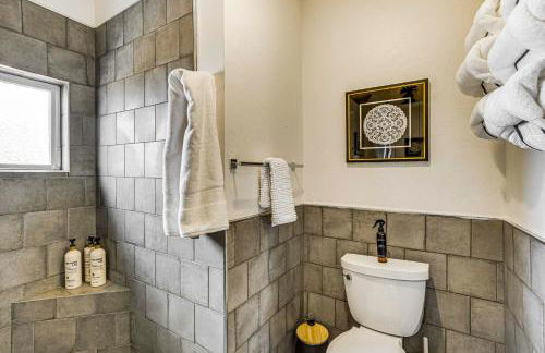 1 Block to Main St Charming Montrose Home with Yard - Foto 17