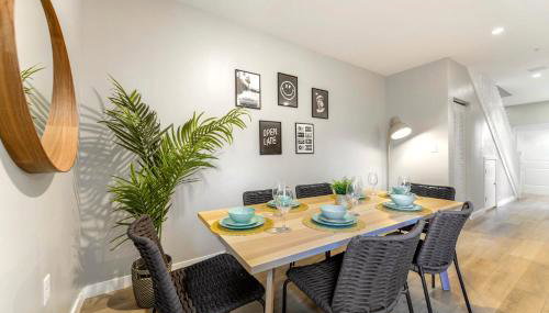 Spacious 3BR Townhouse with Free Parking Included! - Foto 5