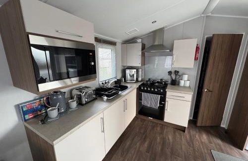 Haggerston Castle - Caravan - Sleeps 6 - Parking - Foto 3