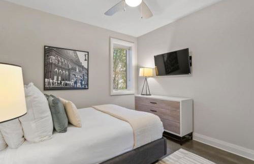 Downtown w Rooftop Deck 4 Bedrooms 3 Baths - Foto 53