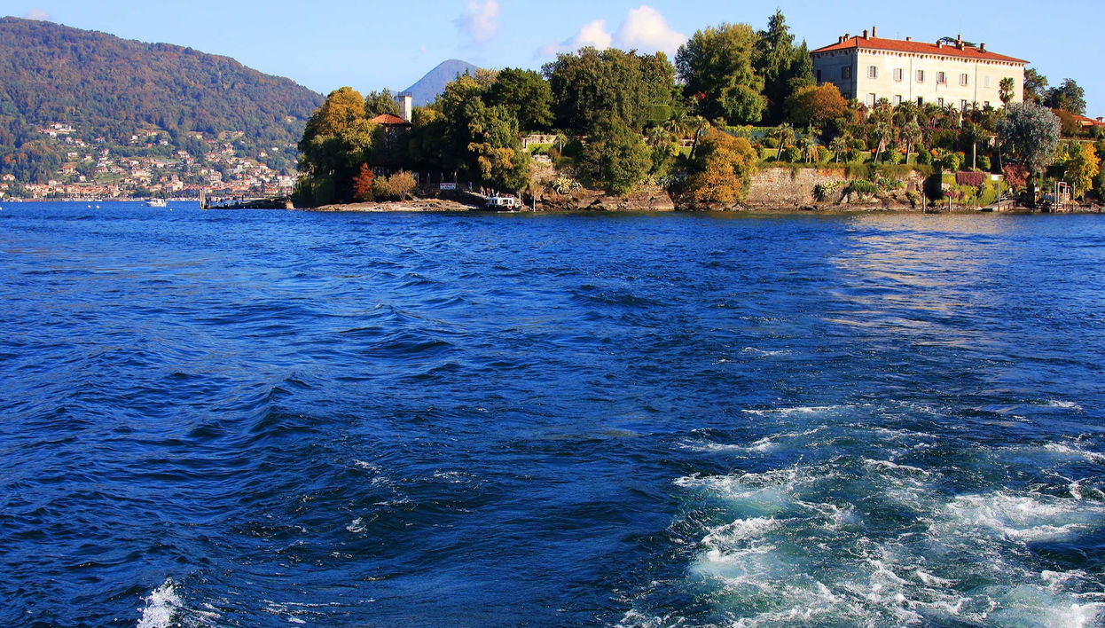 Madre & Bella Islands Hop-On Hop-Off Boat