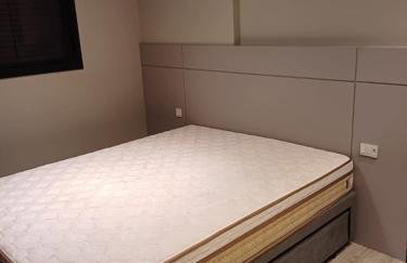 Apto em Itapema com acesso a piscinas,sendo uma aquecida e academia - Foto 5