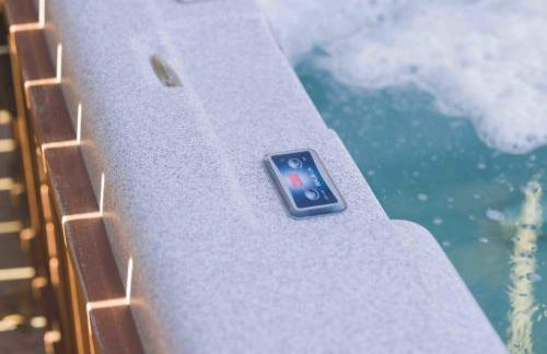 NEW! BEAR Necessities tiny home, outdoor theater! - Foto 22